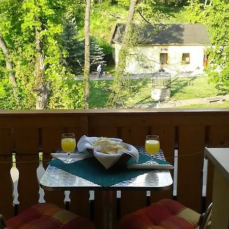 بيت ضيافة Centrum Sklené Teplice